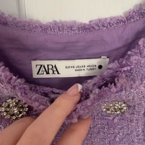 Selling my ZARA dress, only ever worn to try on but the dress fits strange on me